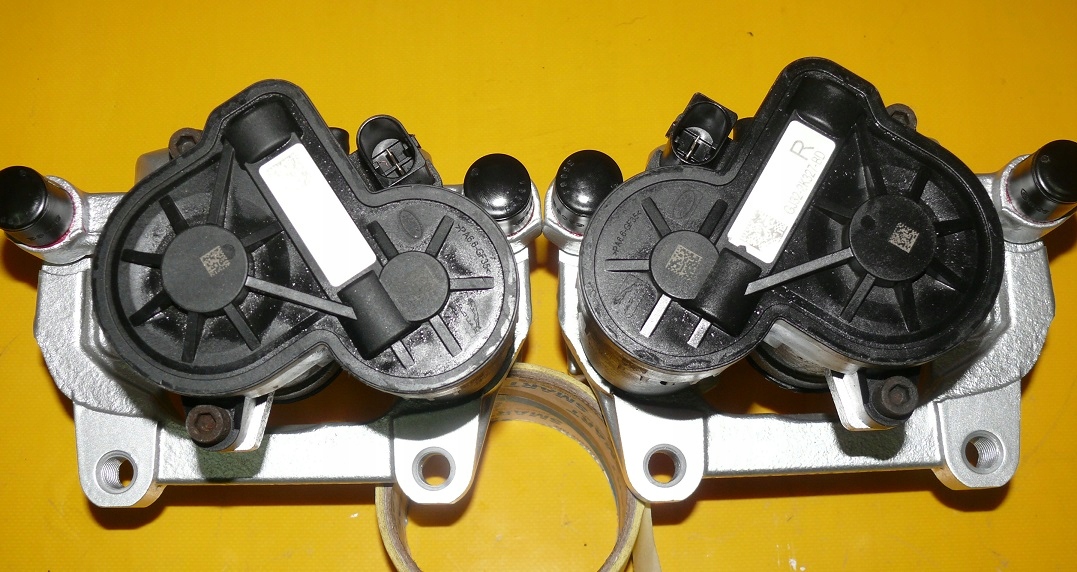 BRAKE CALIPERS LEFT RIGHT REAR JAGUAR XE X760 302/9 1519R