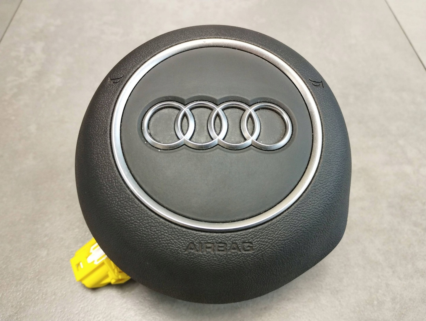 Audi A1 AIRBAG STEERING WHEEL 82A880201J