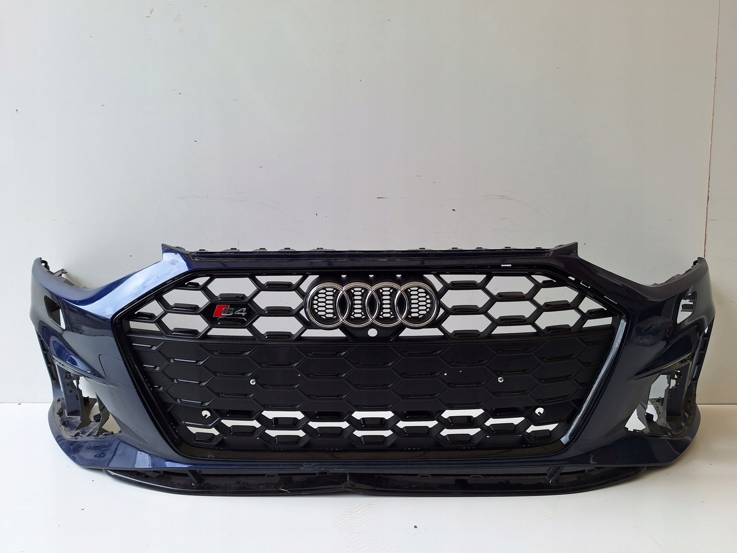 фото №1, Audi a4 b9 рестайл s-line бампер передній 8w0807437 aq оригінал