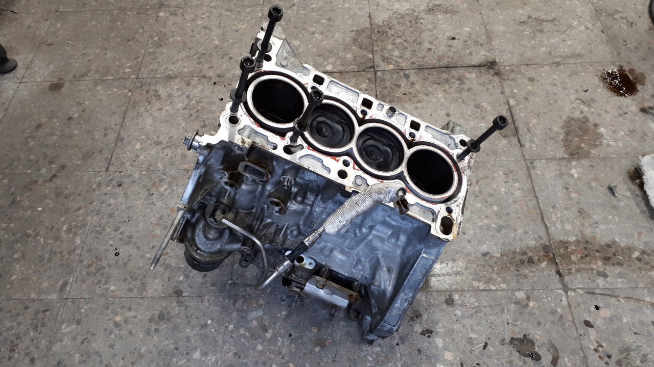 Блок двигателя вал поршни opel astra k 1.4t d14xft b14xft с разбора