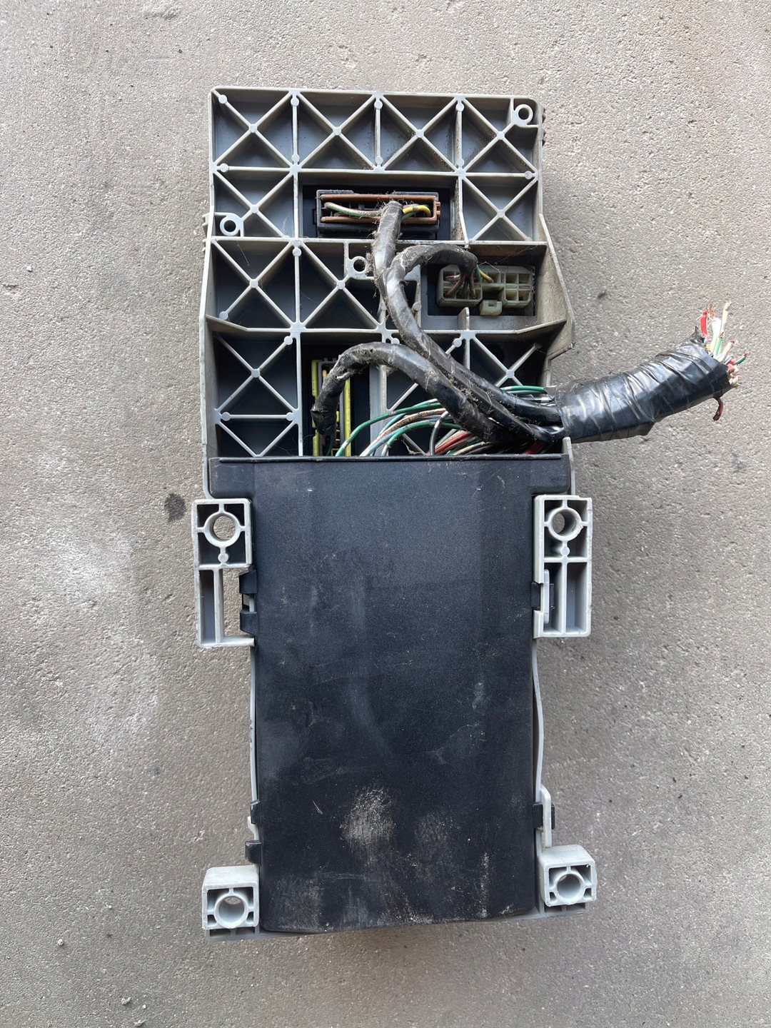 Box module canter fuso 3.0 mc859979 mk344783 | Autocatalog ❱ XDALYS