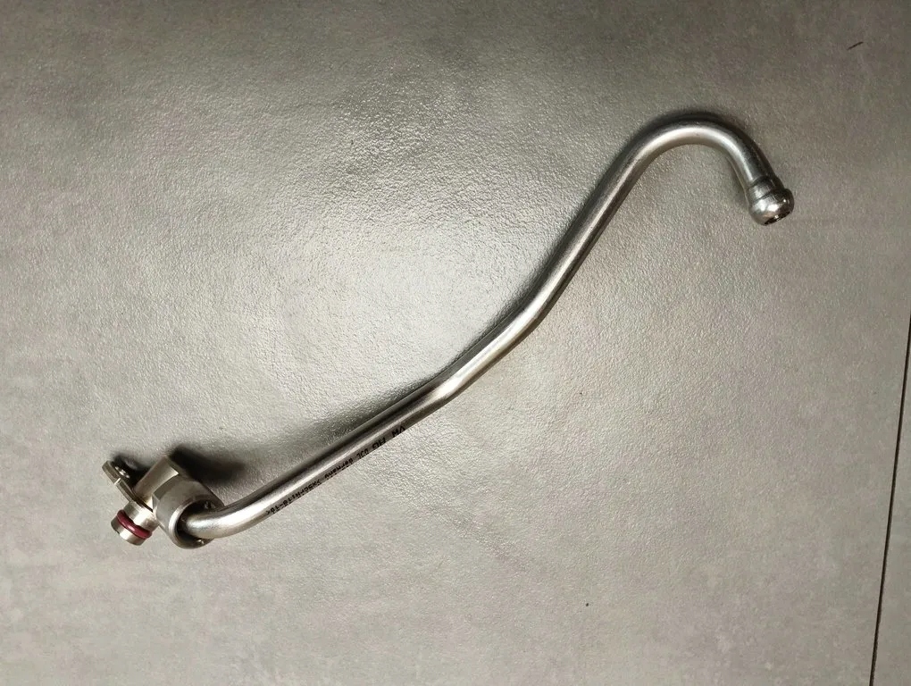 VW Touran 5T OIL PIPE 05L145771A