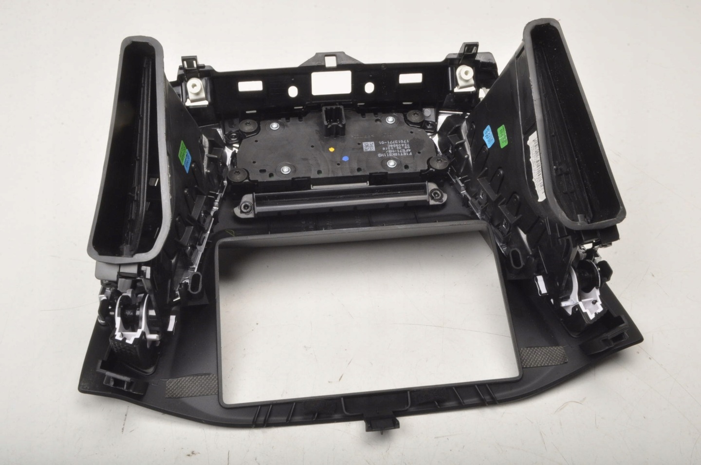 Focus mk3 рестайл панель радио навигации синхронизация f1et18k811hd f1eb-18835-n лучшего качества