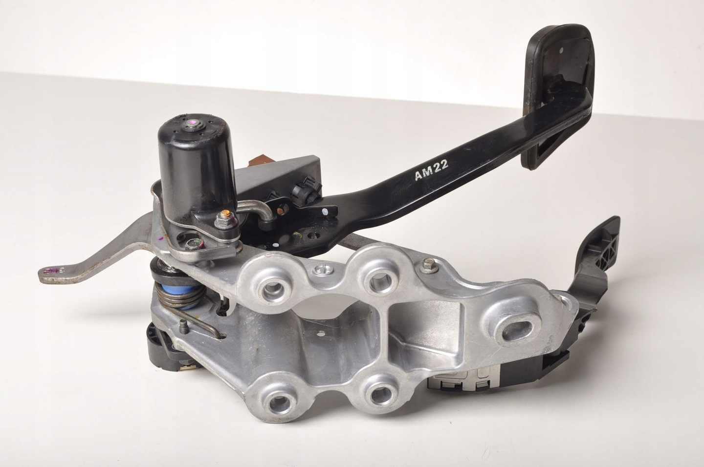 Order an Nissan leaf i ze0 brake pedal gas sensor 47920 3na0a with fast delivery to me