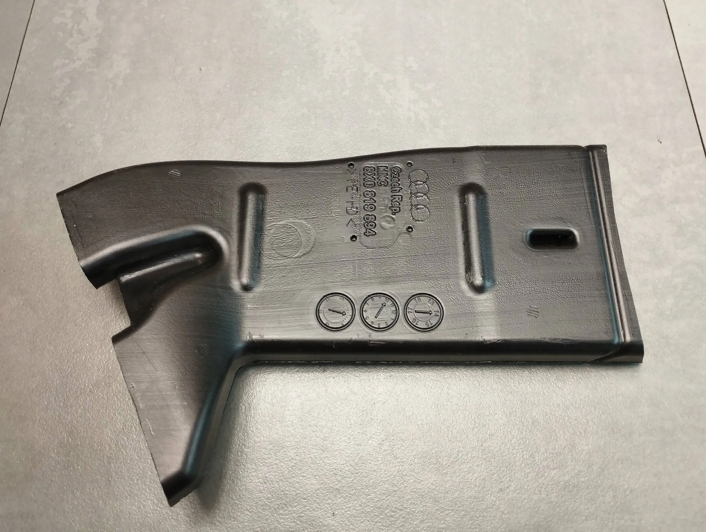 Audi A1 8X AIR DUCT 8X0819894