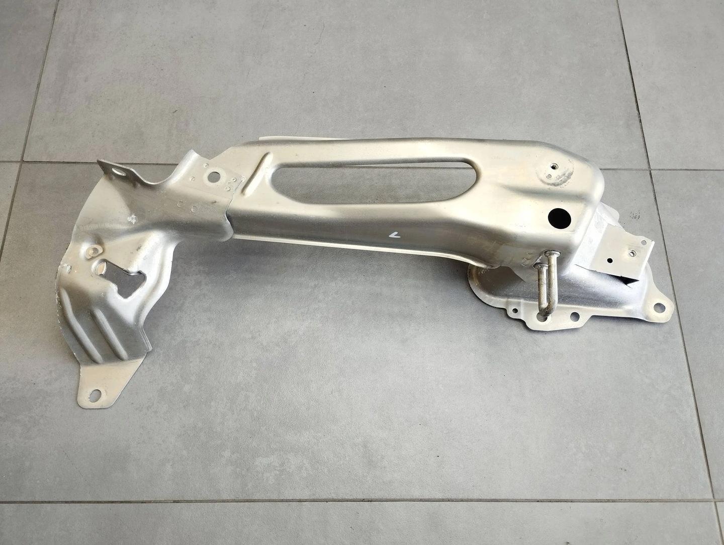 Mercedes ML W164 SEAT FIXING A1646100731