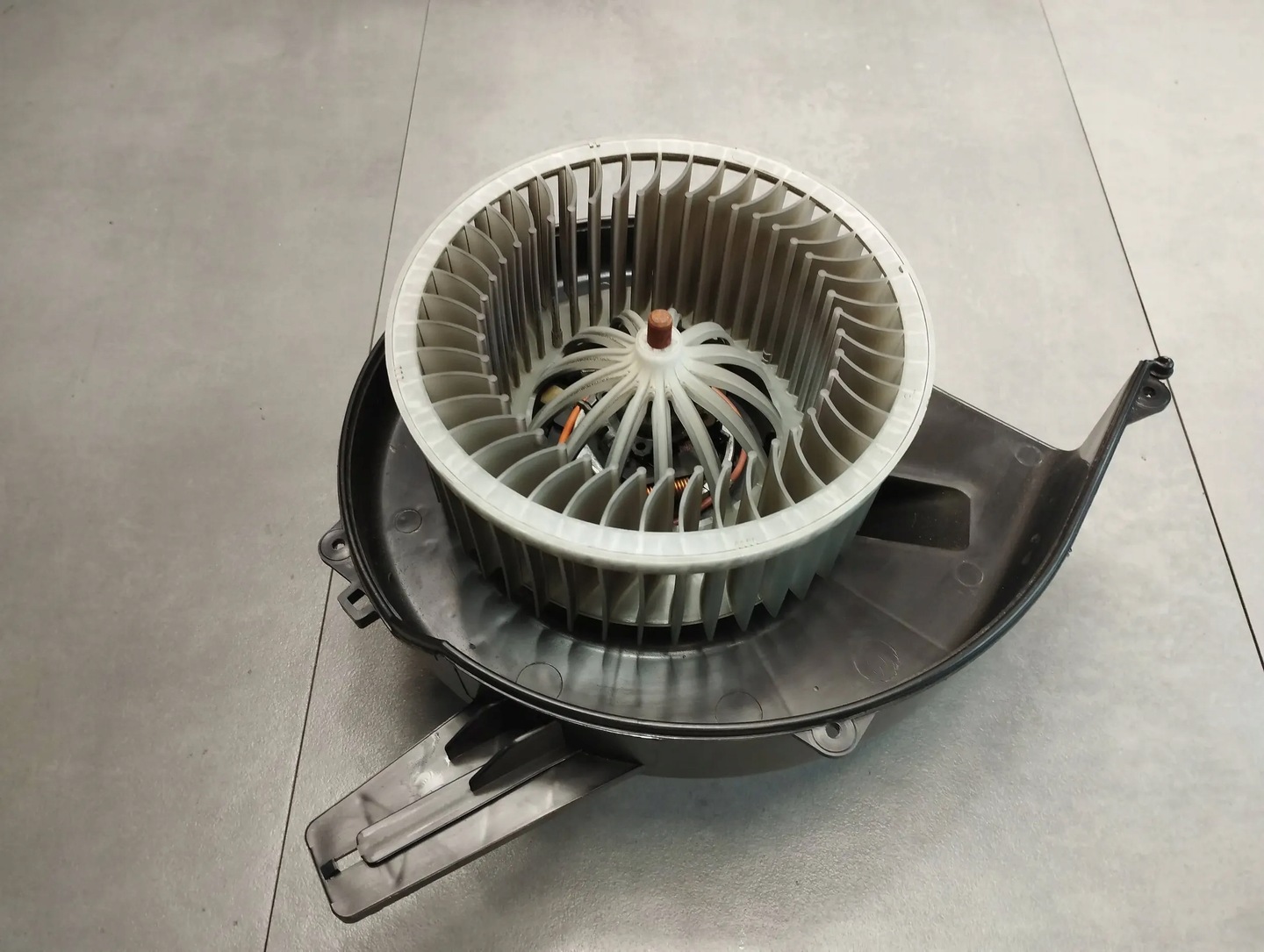 Audi A1 8X DMUCHAWA 6R1819015