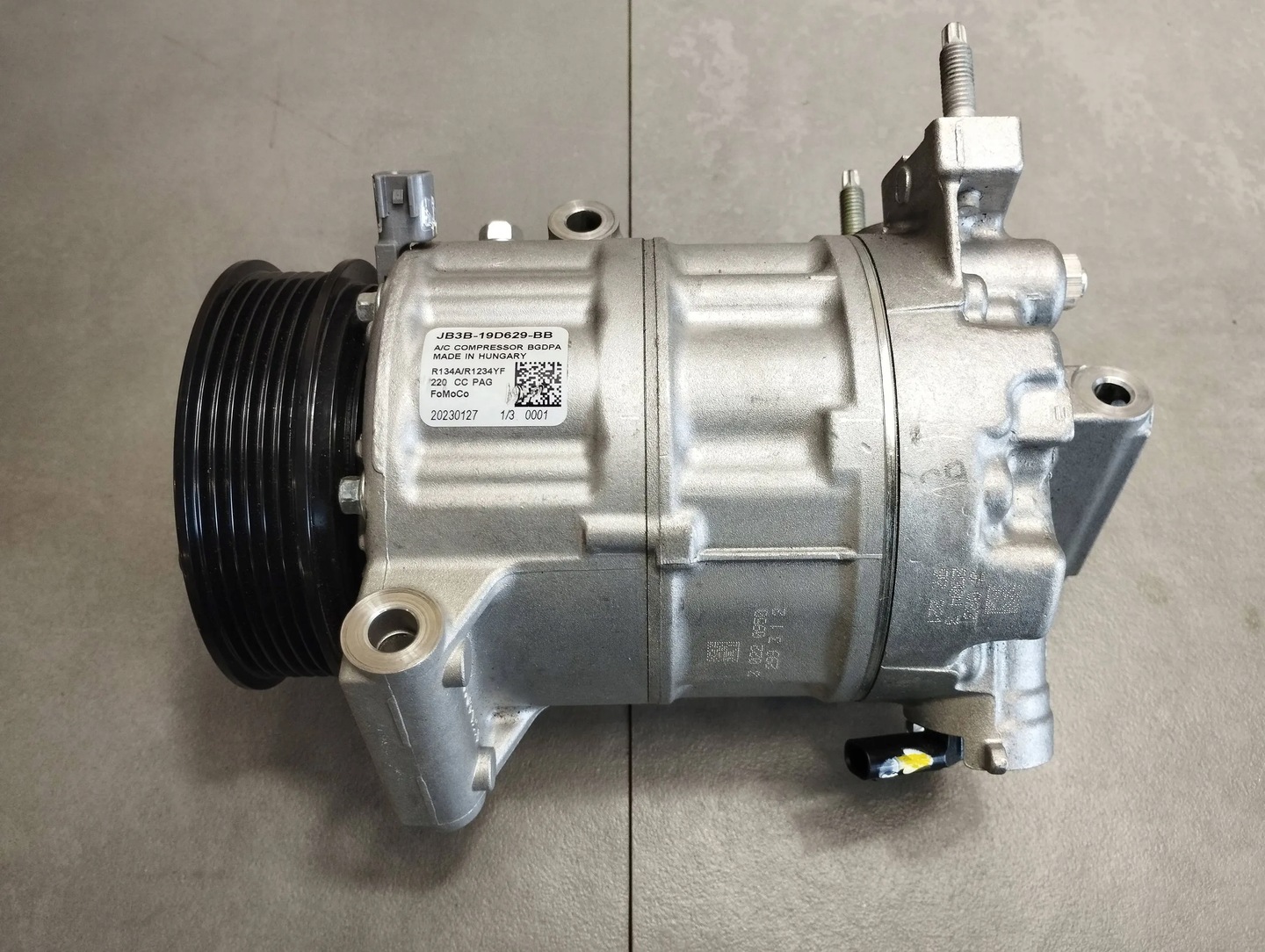VW Amarok II AIR CONDITIONING COMPRESSOR JB3B-19D629-BB JB3B19D629BB