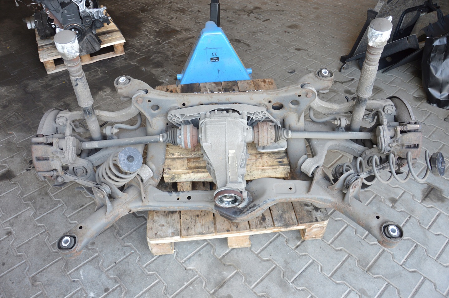 AUDI A4 B8 2.0 TDI QUATTRO SUSPENSION ENGINE SUPPORT FRAME REAR
