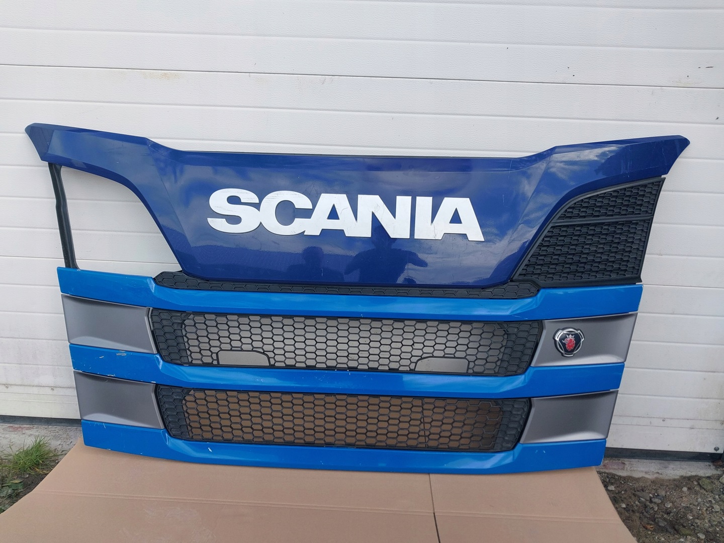 фото №1, Scania r s решітка капот оригінал ngt