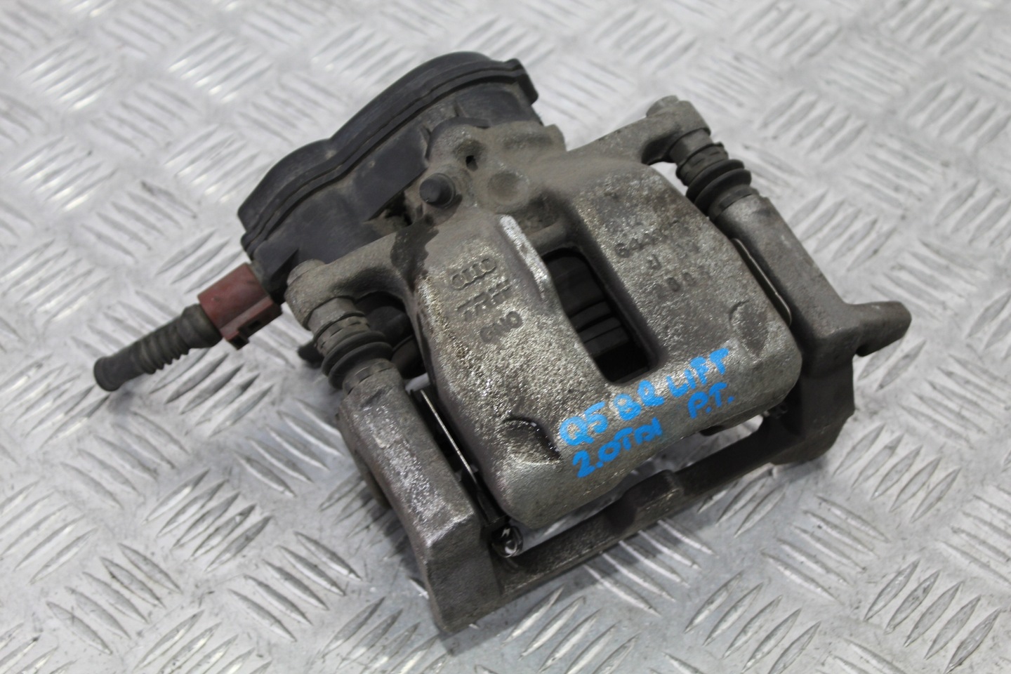 Brake caliper right rear audi q5 8r0 8r facelift Online catalog XDALYS