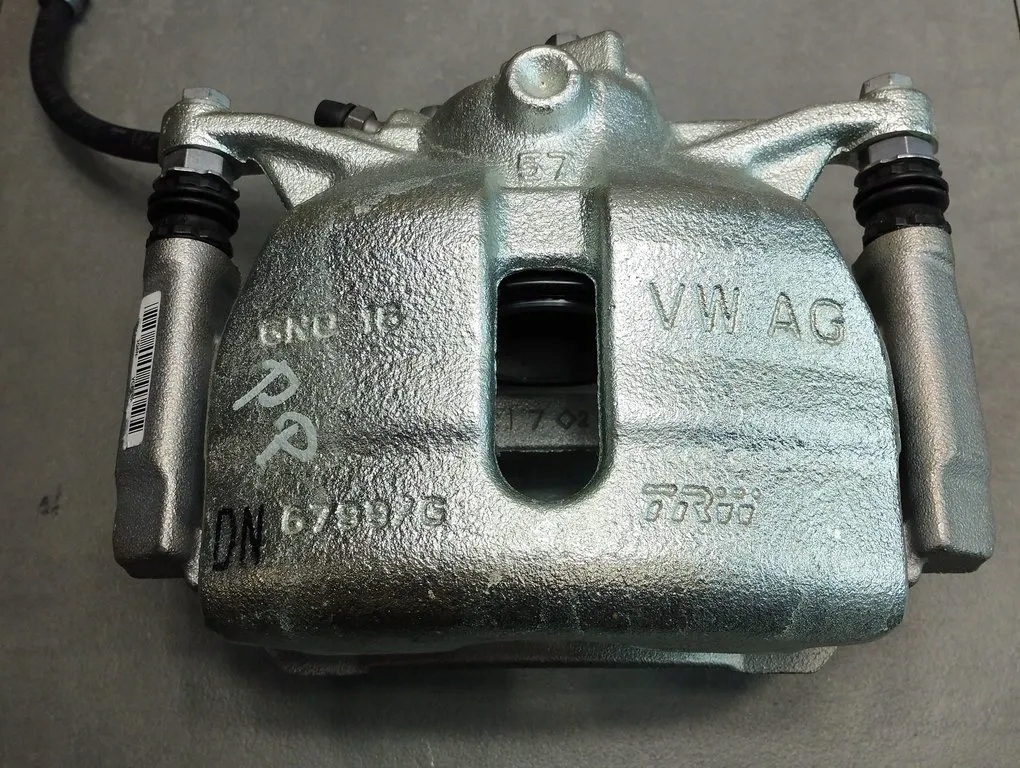 VW Touran III 5T CLAMP RIGHT FRONT 3Q0106N