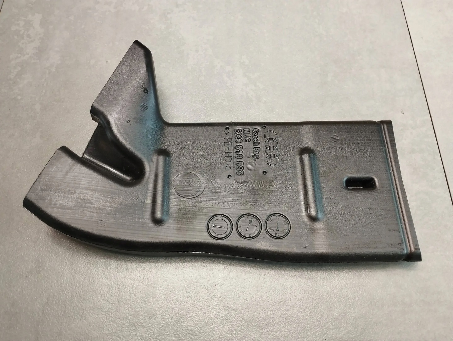 Audi A1 8X AIR CHANNEL 8X0819893