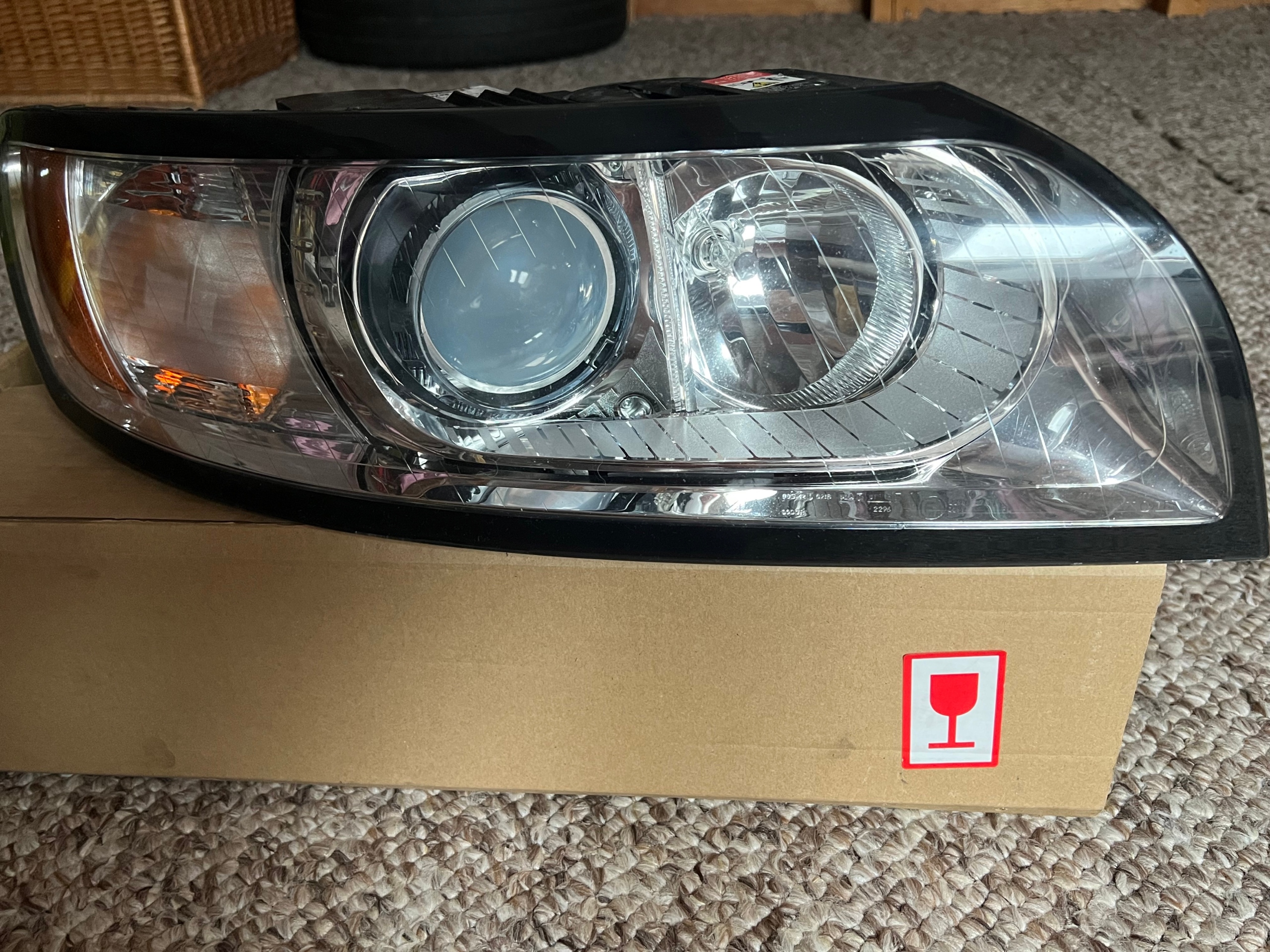 Headlight volvo s40 v50 bixenon dynamic Best Price in XDALYS