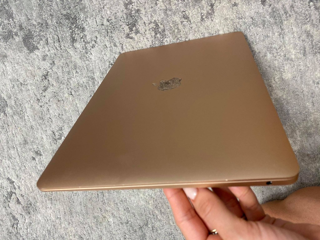 Macbook air 13'' 8gb/256 gb золотой fv мышка apple - купить в DARSTAR