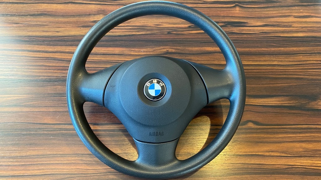 STEERING WHEEL BMW E87