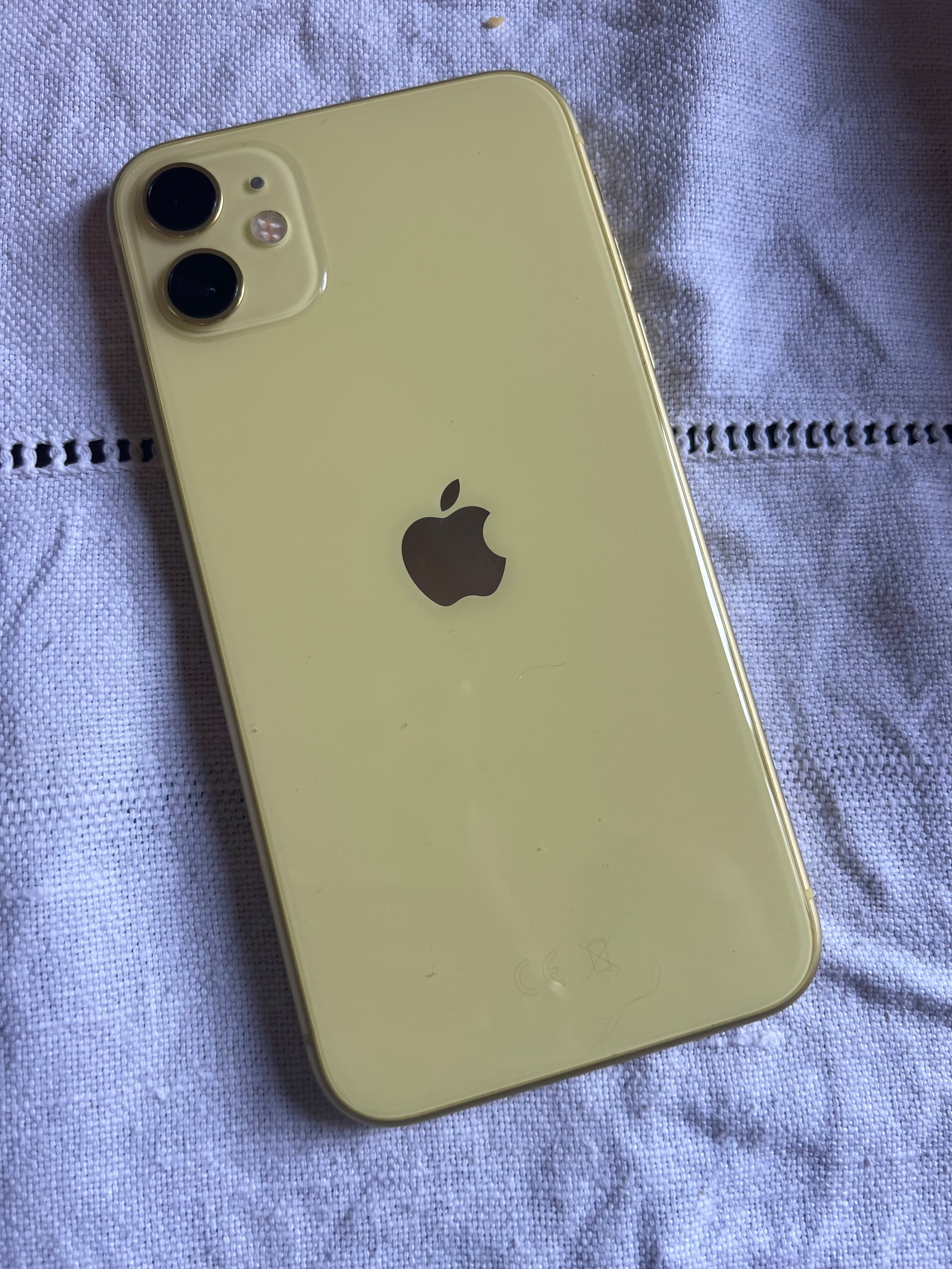 Iphone 11 желтый 64gb - состояние очень хорошие - купить в DARSTAR