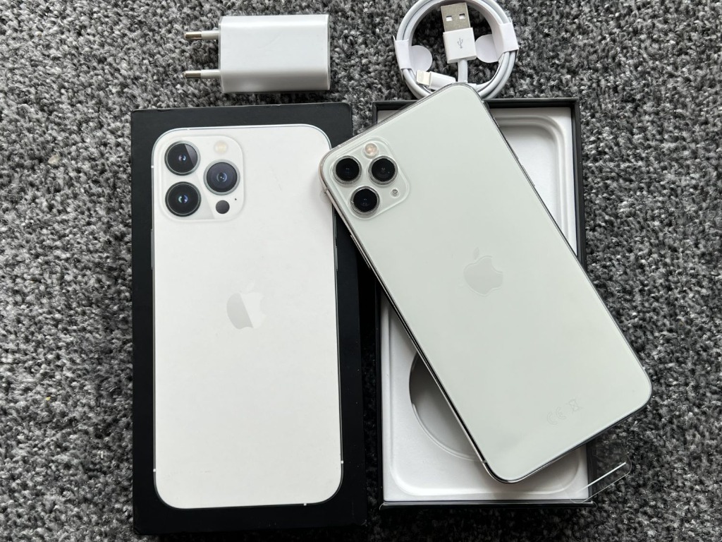 Apple iPhone 11 Pro ホワイト 本体 Купити Apple iPhone 11 Pro 256 ГБ Silver