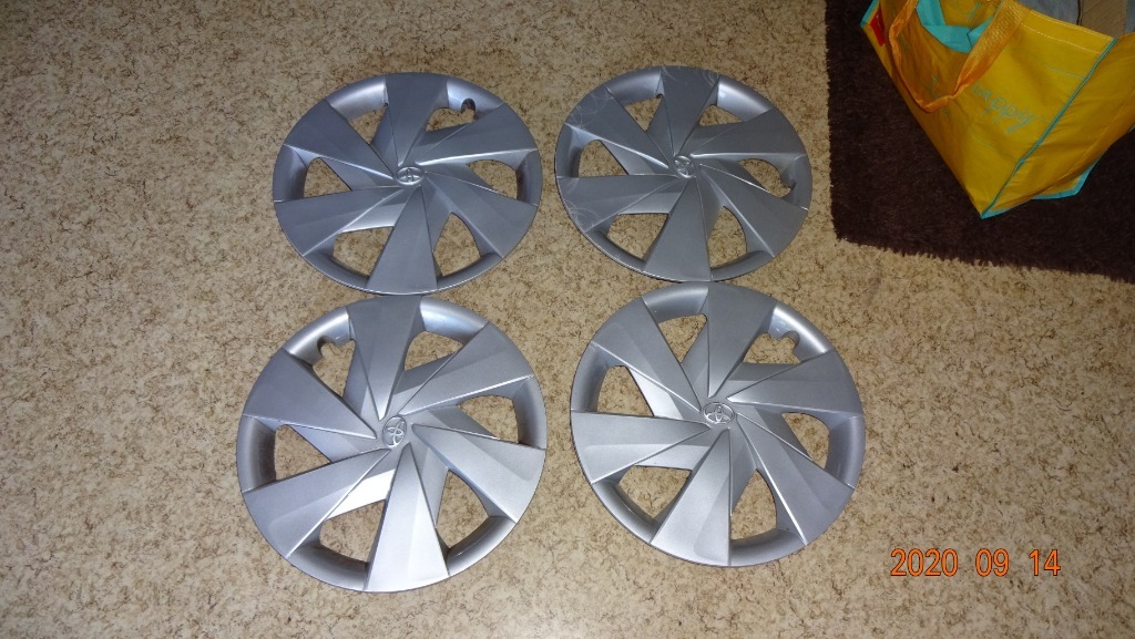 WHEEL CAPS ORIGINAL TOYOTA AYGO 15 INCH