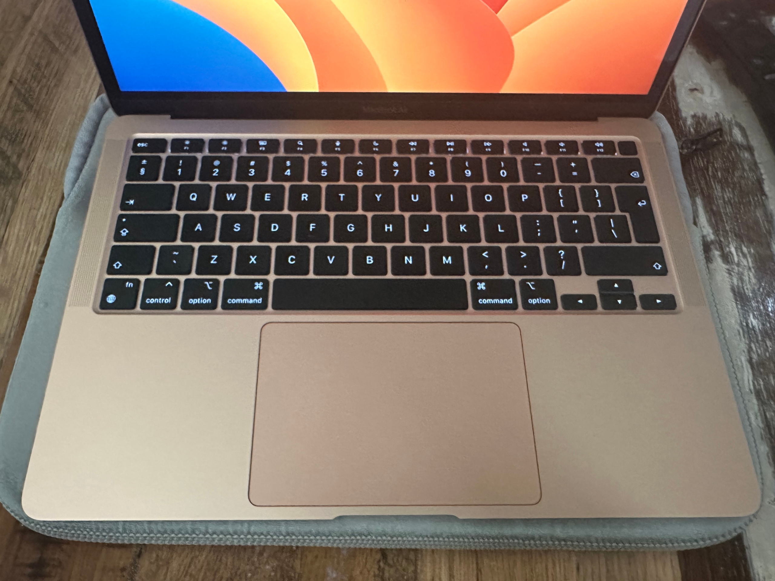 Macbook air m1 16gb цвет золотой - купить в DARSTAR