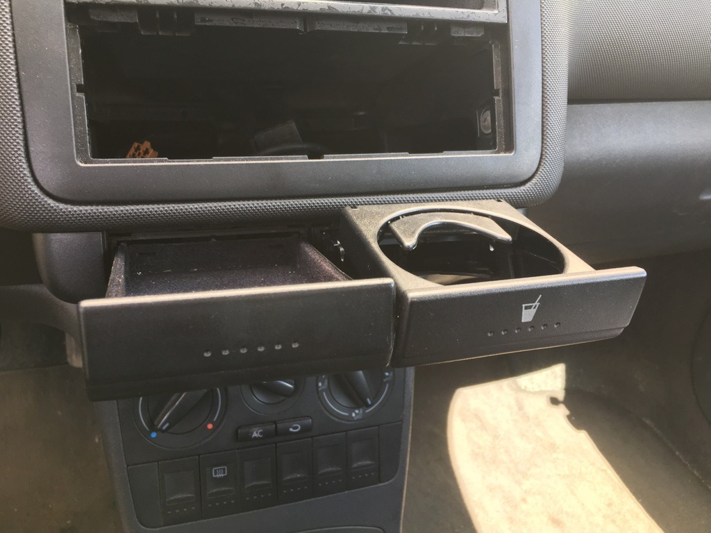 Vw polo cup holder outlet