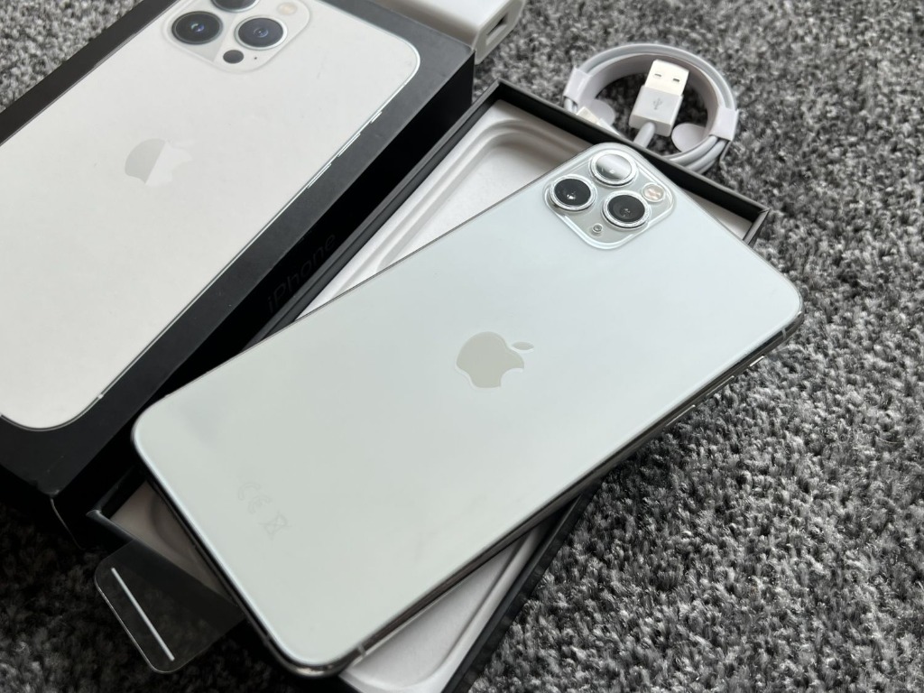 Iphone 11 pro макс 256gb silver срібний білий b94% - купити в DARSTAR