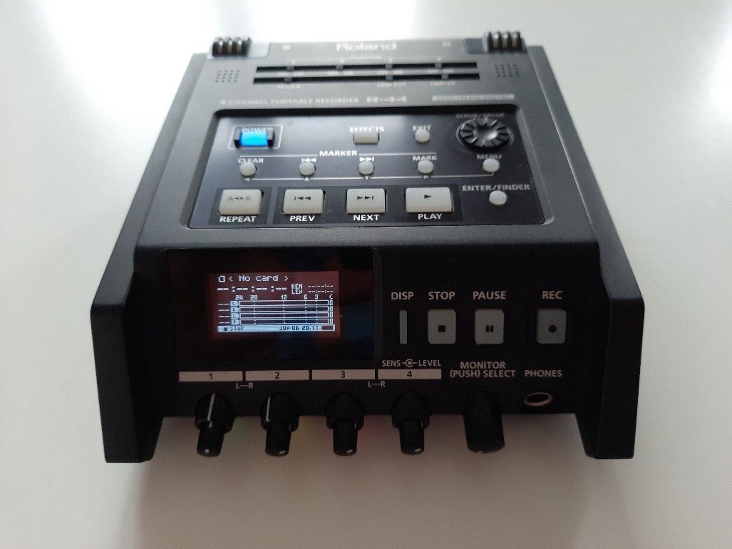 Roland R-44 edirol ローランド　MTR Edirol / Roland R-44 Solid-State Four-Channel Portable R-44-E