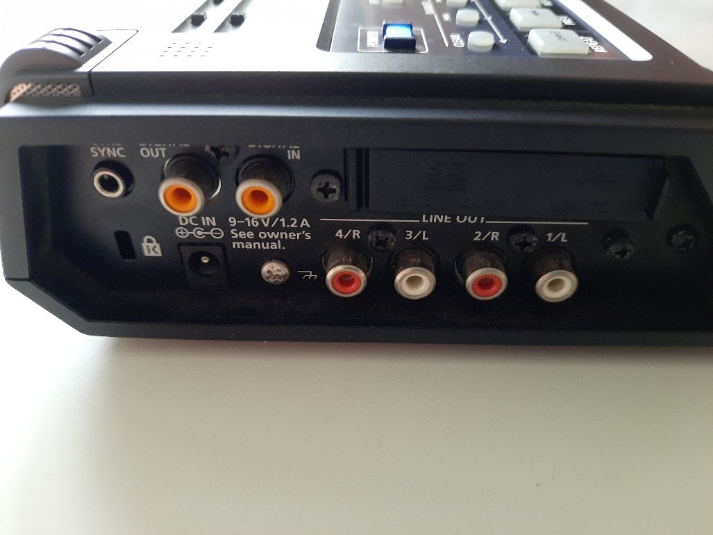 Roland r-44 - купить в DARSTAR