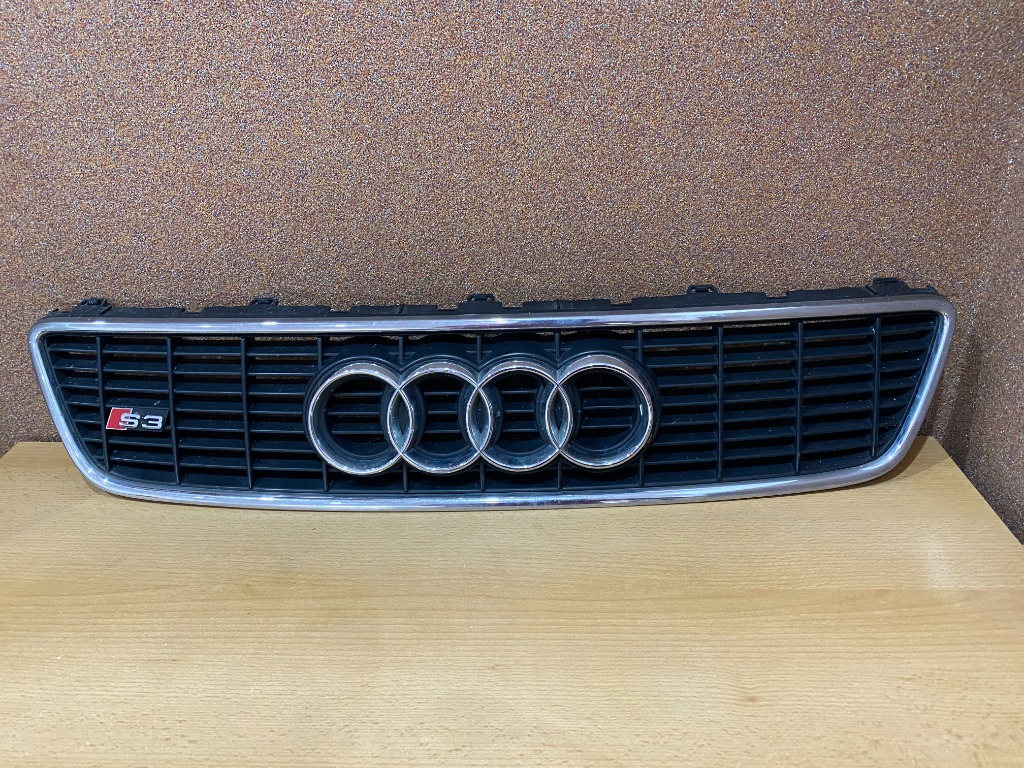 Grill audi s3 8l no.-8l9863653 - Buy Online XDALYS