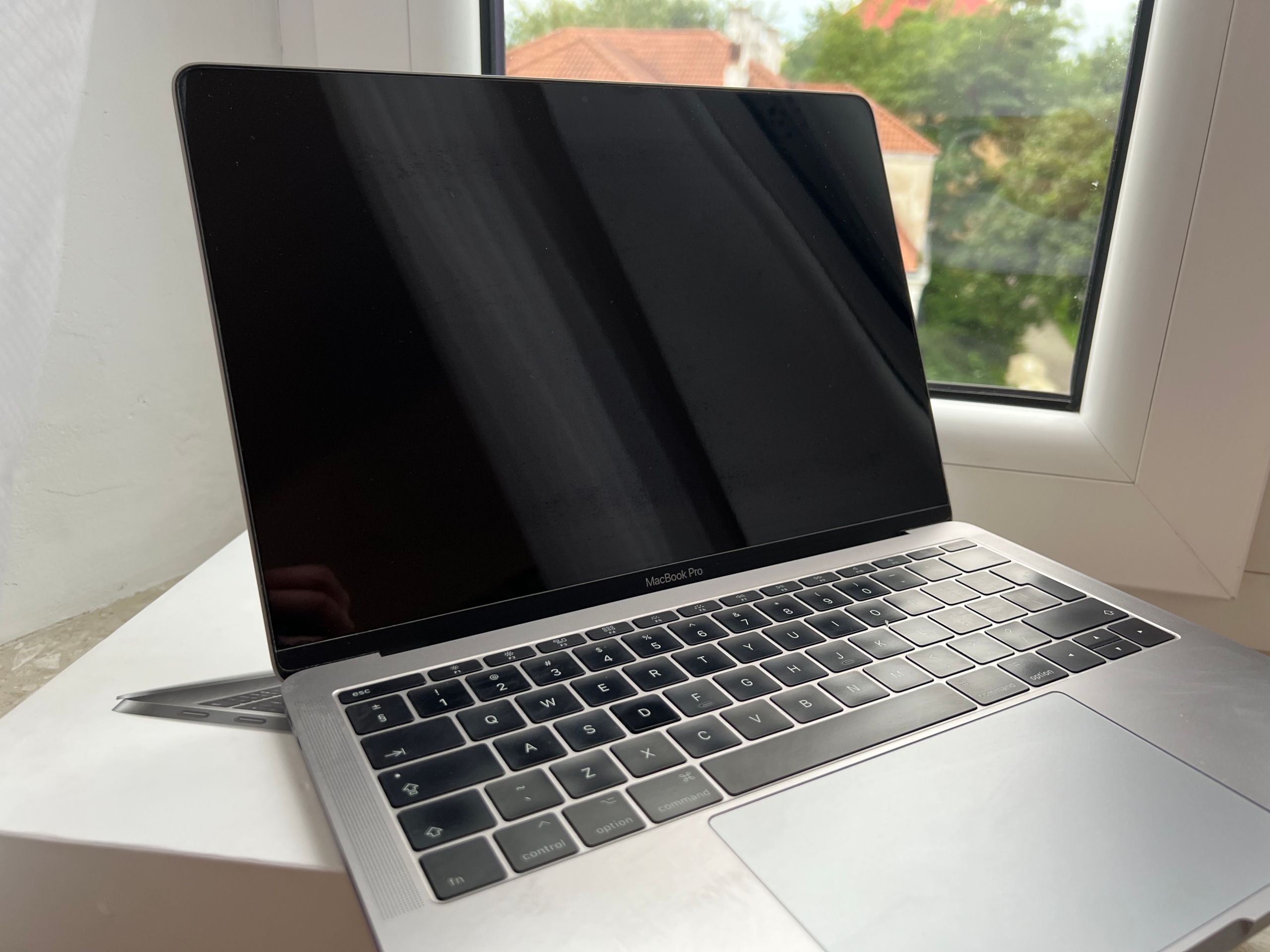 Apple macbook pro 13” 2017 2ghz i5 8gb 256gb серый - купить