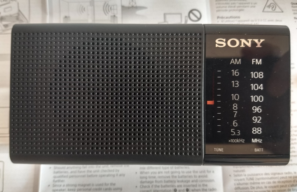 SONY ICF-P36M 2バンドラジオ Amazon.co.jp: Sony ICF-P36 Portable AM/FM Radio - Black by Sony