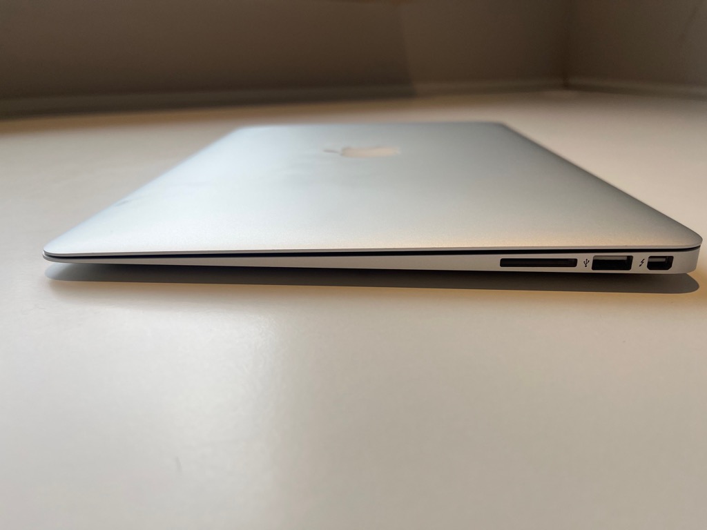 Apple MacBook Air 13インチ　Early 2014　512GB Apple MacBook Air 13 (Early 2014) - スペック、テスト、価格