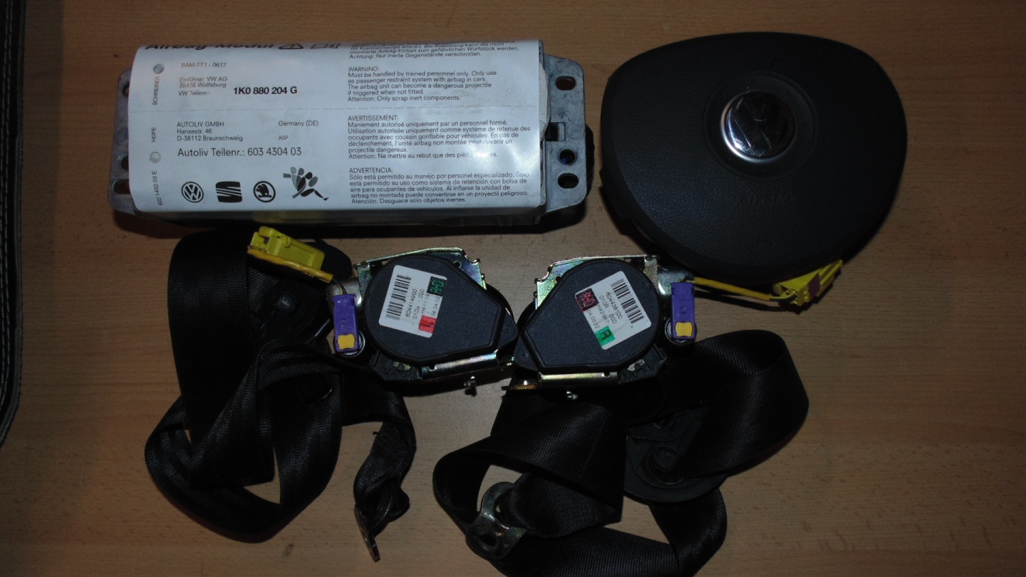 airbag driver´s VOLKSWAGEN GOLF V 1K0 880 201N