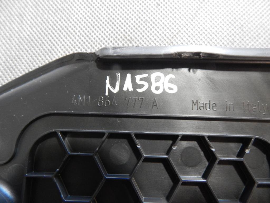 AUDI Q7 4M PODNOZEK STOPKA 4M1864777A
