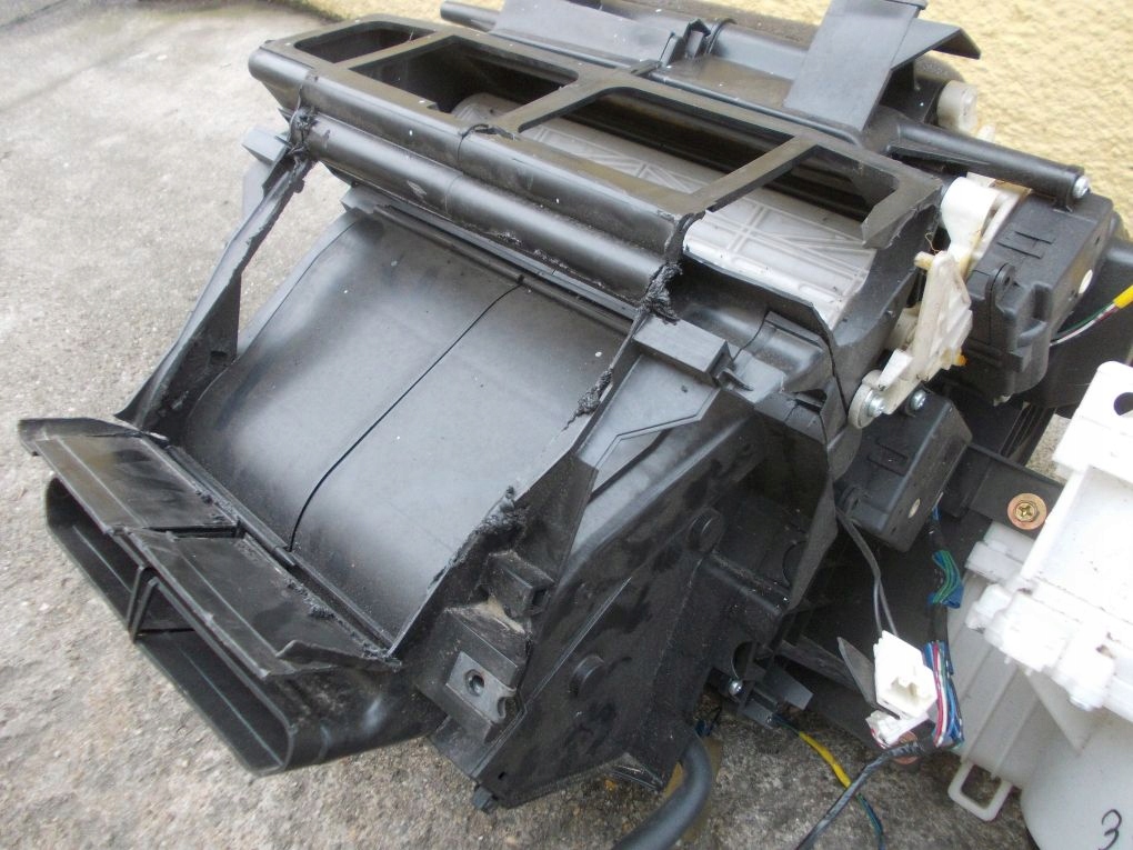 Nissan 350z ventilátor tOPENÍ ohřívač