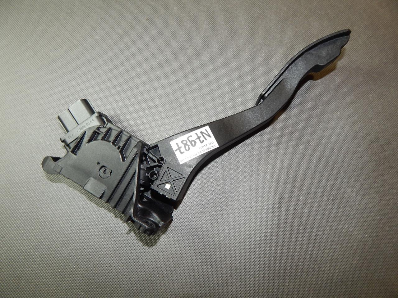 VW TOURAN 5T accelerator pedal potentiometer 5Q1723503J