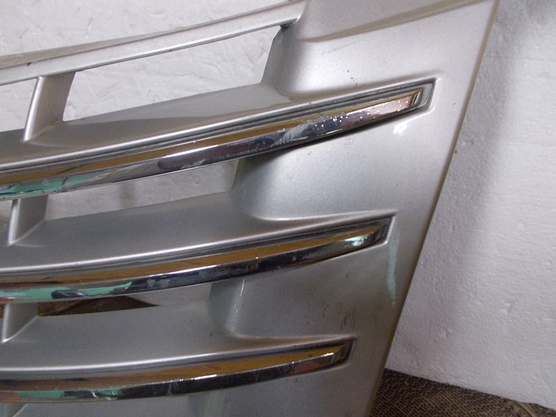 GRILLE CHRYSLER PT CRUIZER LIFT 06