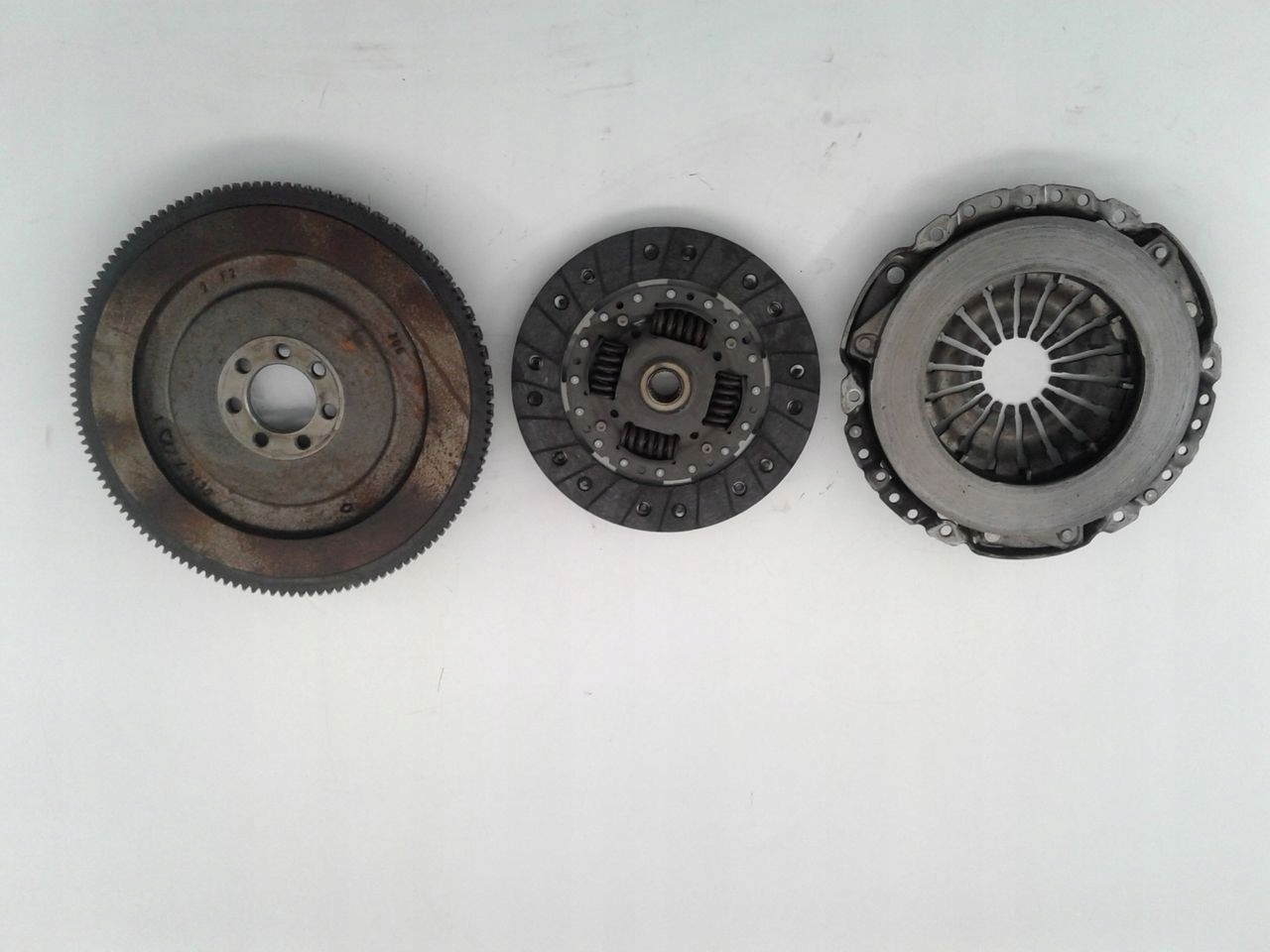 clutch wheel disc pressure plate K9KE628 1,5 DCI