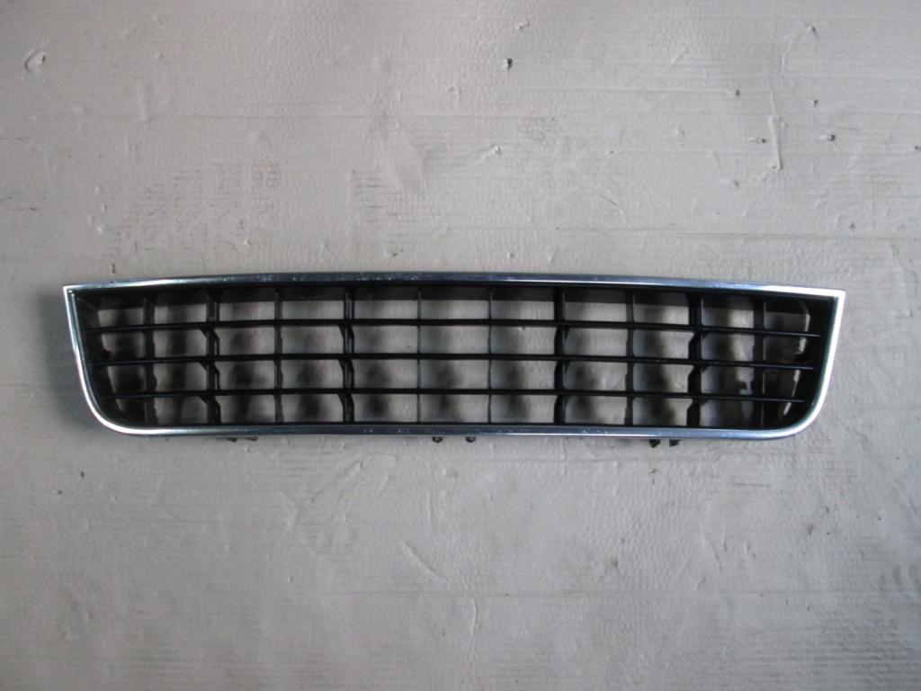 GRILL LÜFTUNGSGITTER DER STOSSSTANGE AUDI A6 A-6 4B0