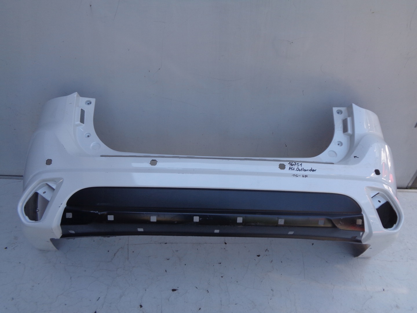 bumper rear MITSUBISHI OUTLANDER 15- LIFT 16751