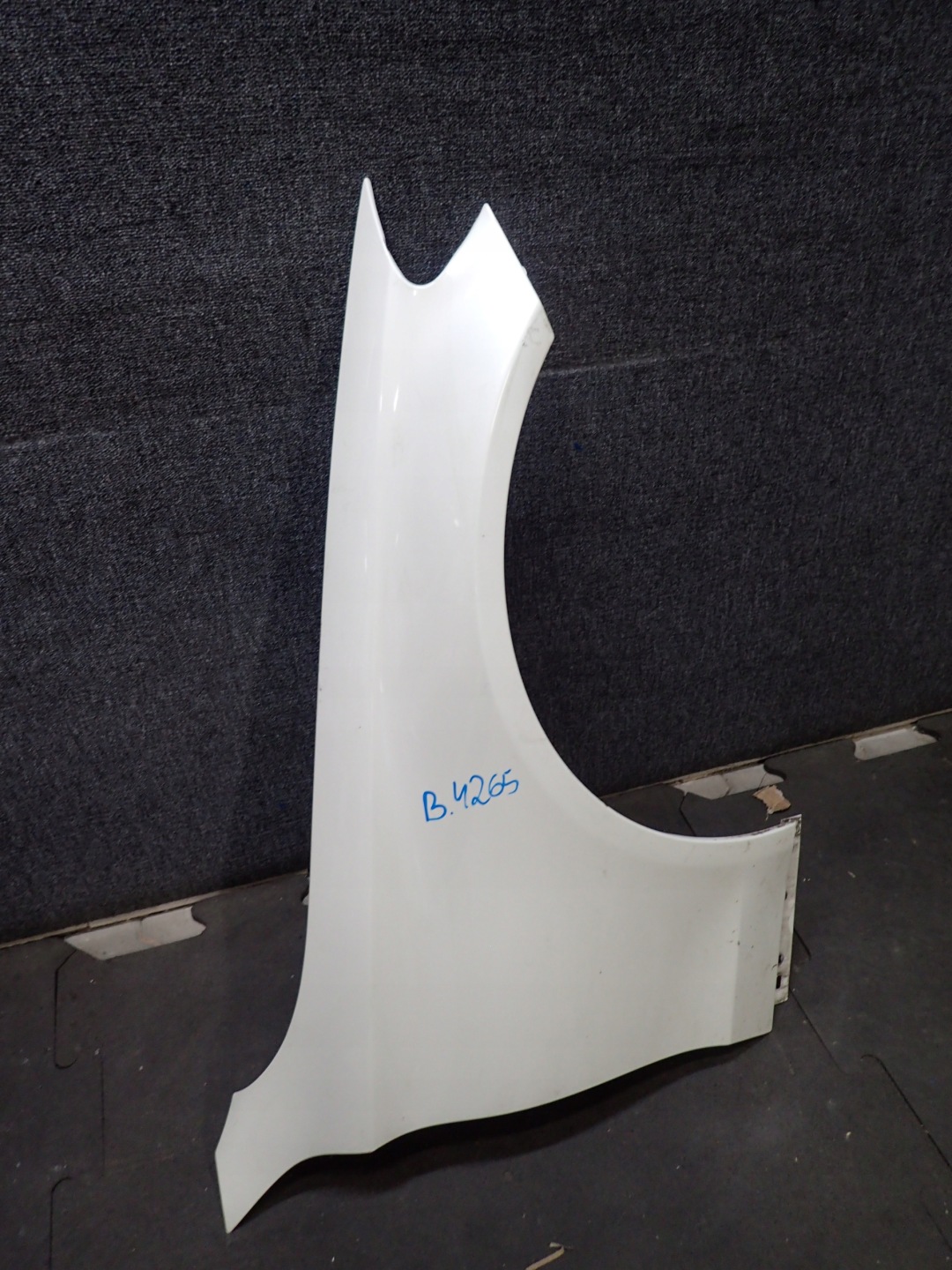 FENDER FRONT RIGHT MERCEDES C KLASA W205