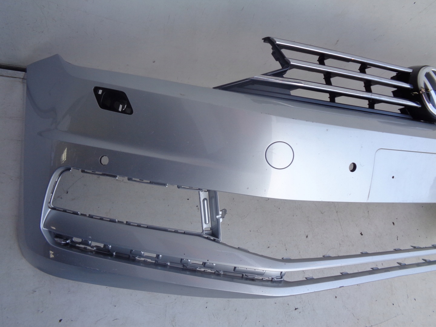 front bumper VW TOURAN 5TA 16- NR 15891
