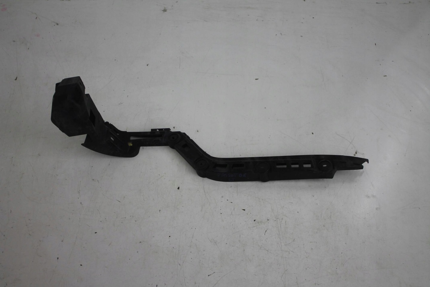 STOSSSTANGENFÜHRUNG LINKS HECK 3AE807393 VW PASSAT B7
