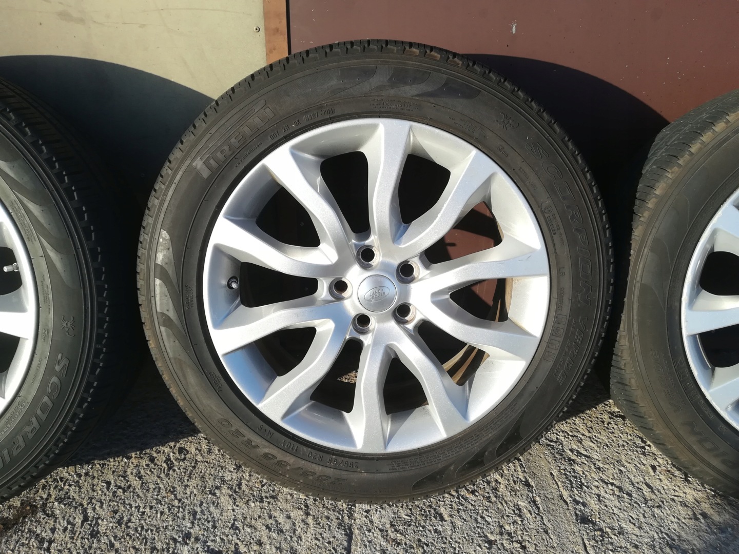 wheels RANGE ROVER SPORT L494 20 255 55 PIRELLI
