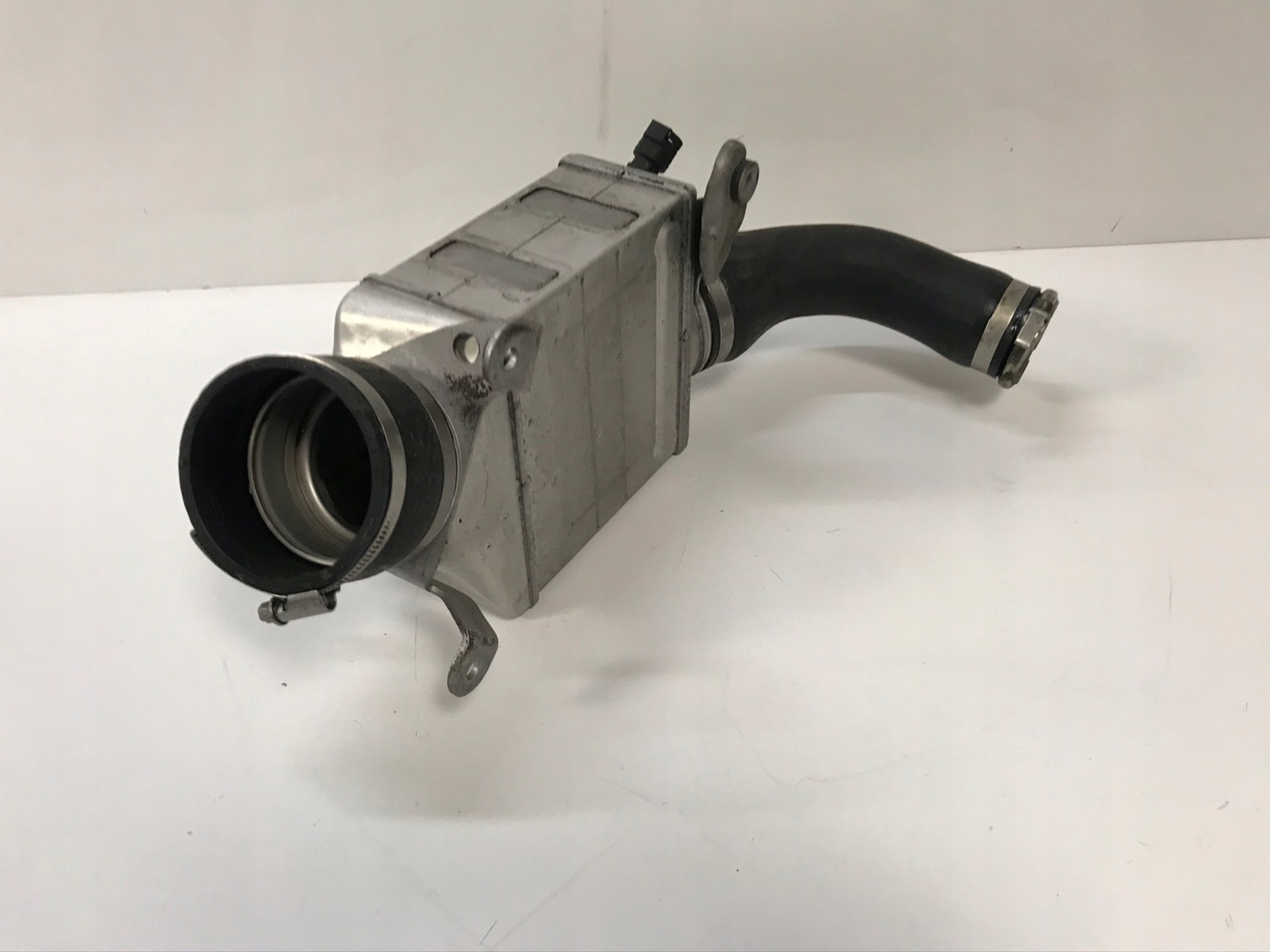 BMW F10 n63b44 radiator 7575404 right