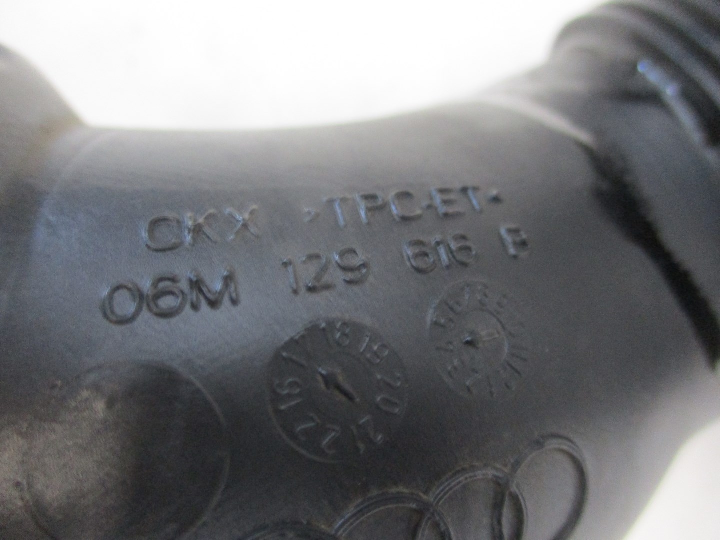 hose pipe Audi A7 4K8 17r 3,0TFSI 06M129616F
