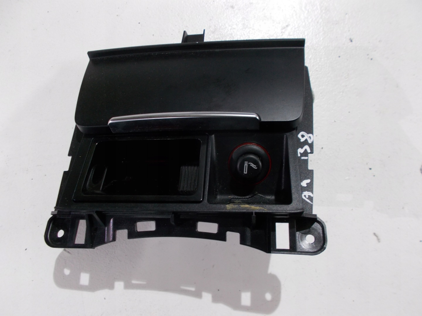 AUDI A4 B8 LIFT CENDRIER ZAPALNICZKA 2013>