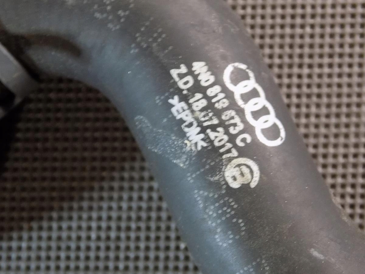 AUDI A8 4N D5 trubka vody 4N0819270A