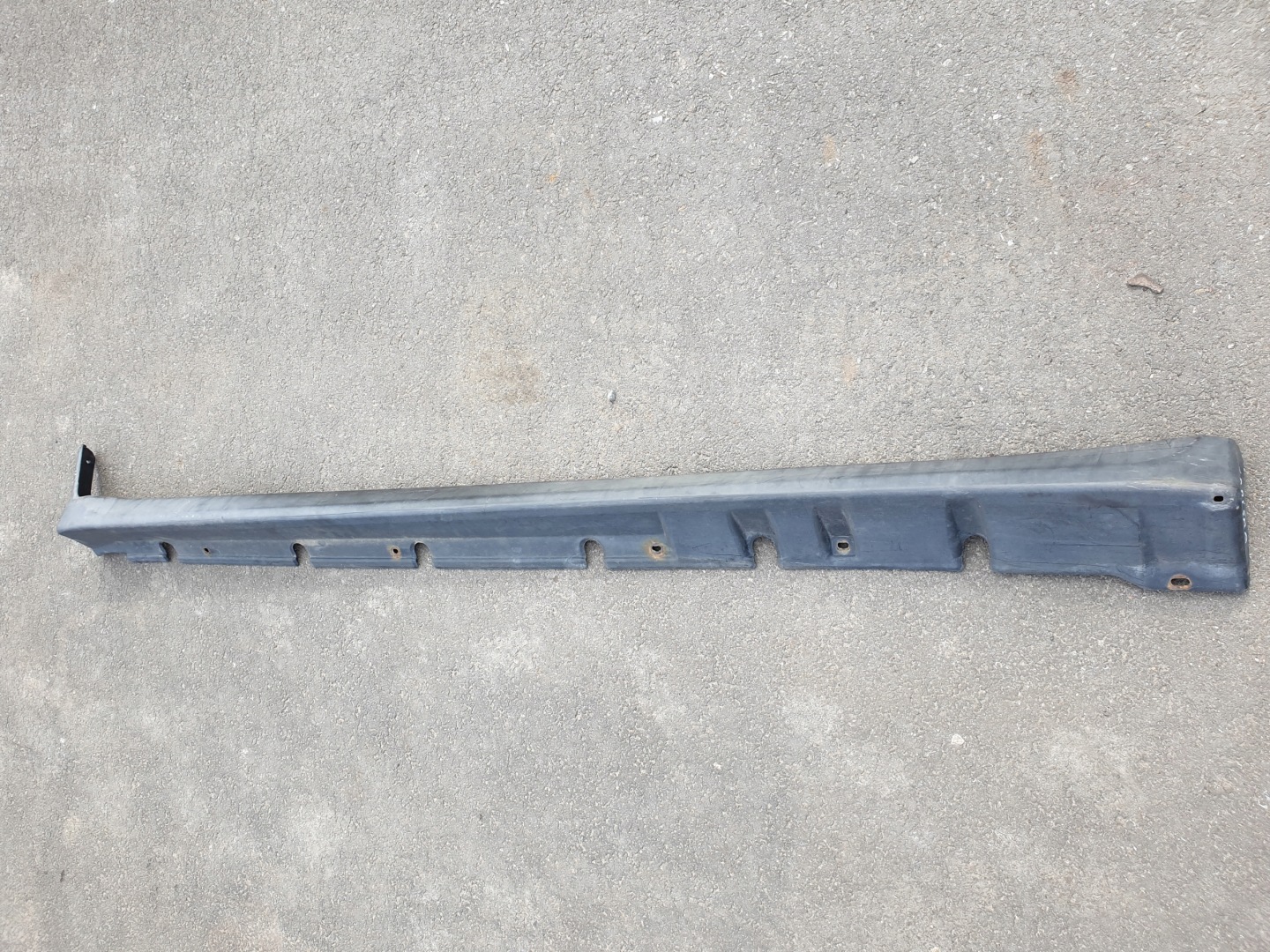 moulding threshold exterior cap for threshold MITSUBISHI CARISMA 1997r OE