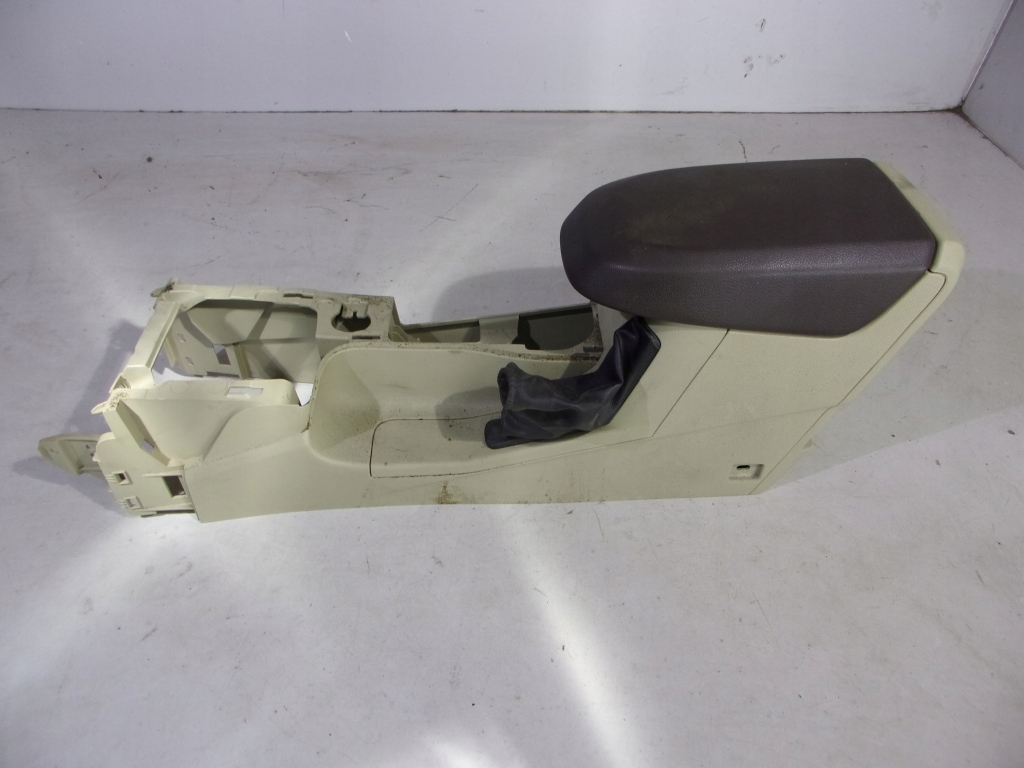 Ford Focus MK II 2 lift bracciolo